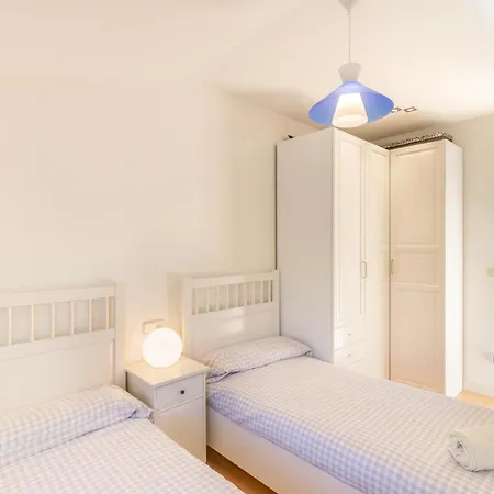 Casa Gazaga, Amplia Casa Con Piscina Y Jardin Para Toda La Familia Lacar Esterno foto