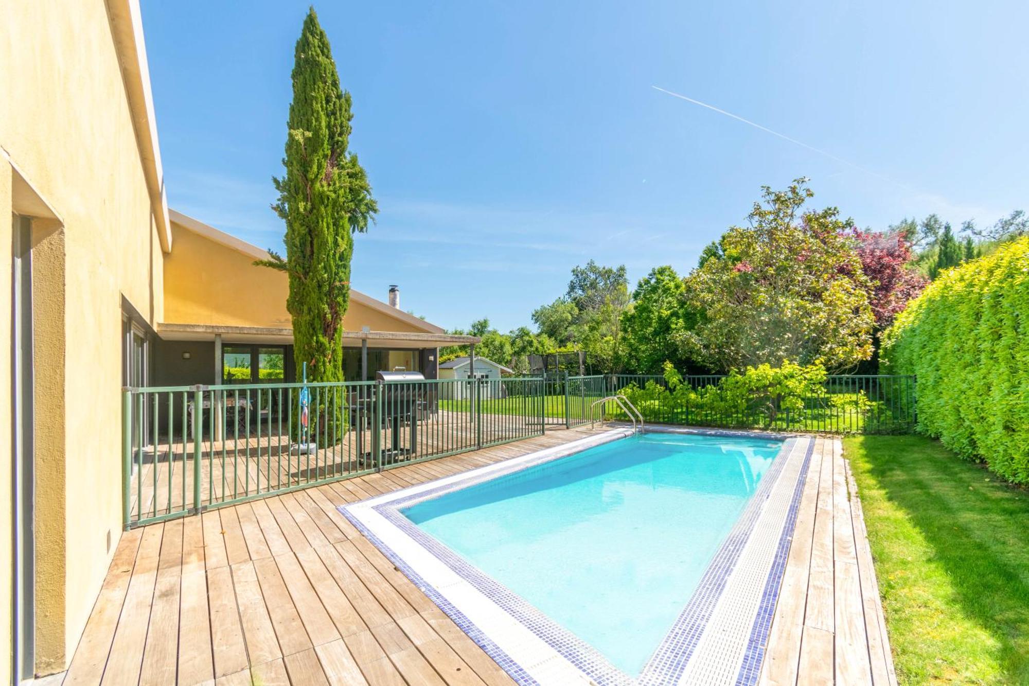 Holiday home Casa Gazaga, Amplia Casa Con Piscina Y Jardin Toda La Familia Lacar