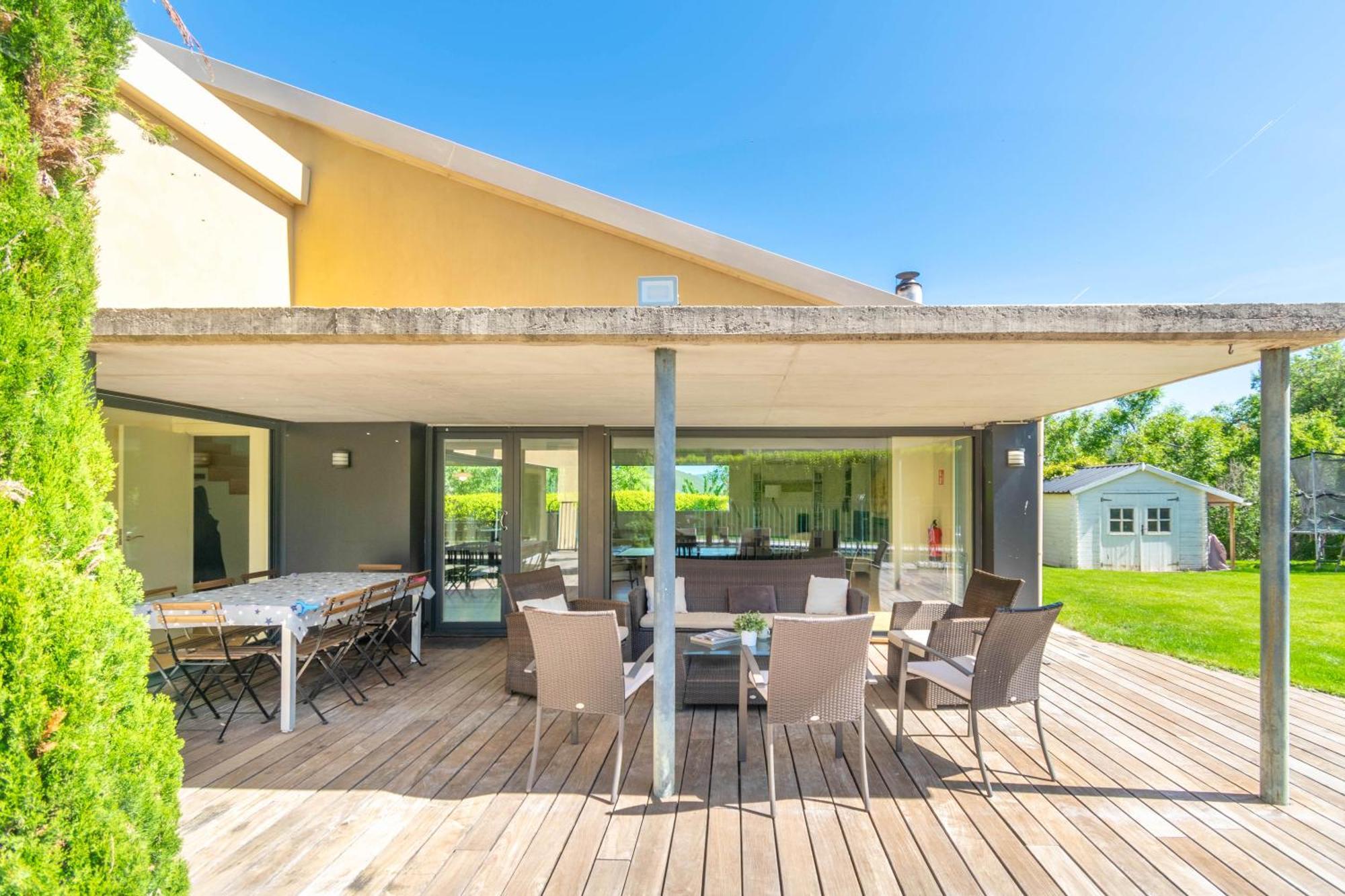 Casa Gazaga, Amplia Casa Con Piscina Y Jardin Toda La Familia Holiday home Lacar