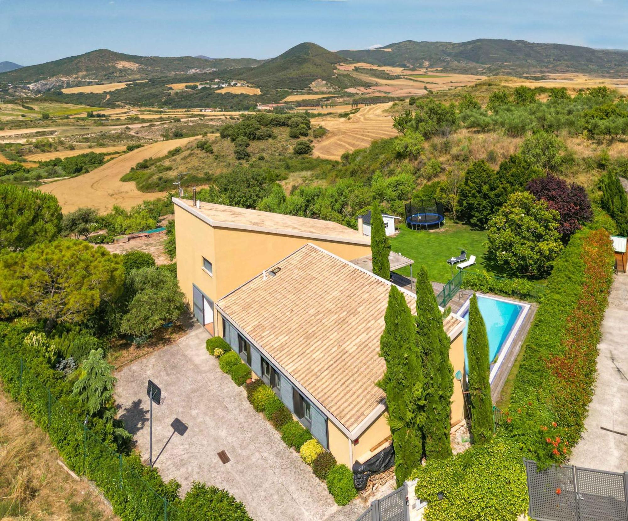 Casa Gazaga, Amplia Casa Con Piscina Y Jardin Toda La Familia * Lacar